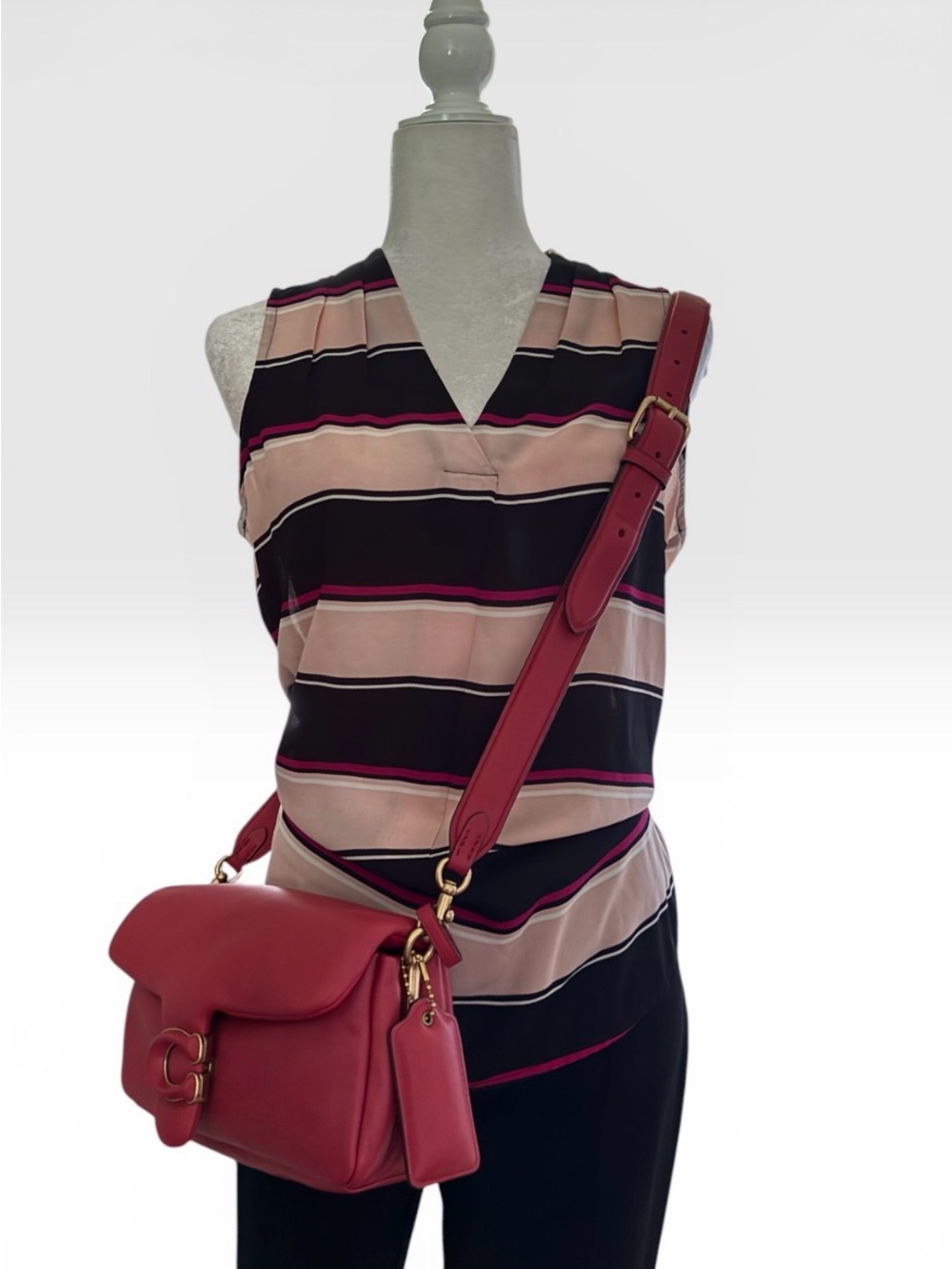 Sleeveless V-Neck Striped Shell Top in Black and Blush